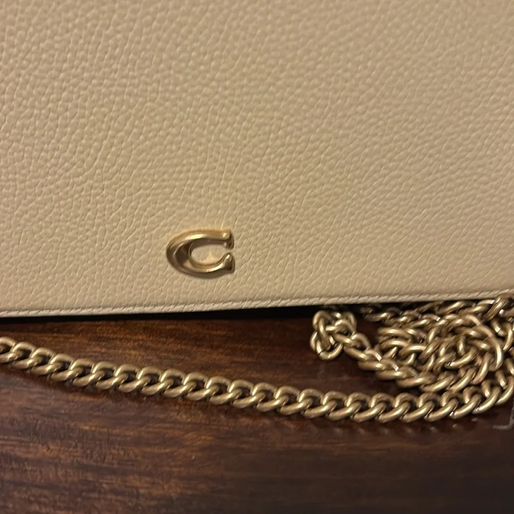 Coach Tan Leather Crossbody Bag with Gold Chain - Picture 7 of 8